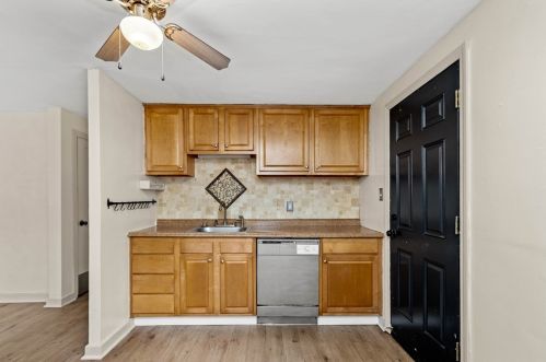 9822 Glendale Ave, Pittsburgh PA 15227-2831 exterior