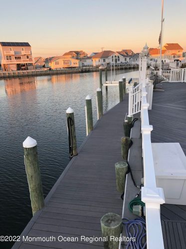 820 Bowline Dr, Lacey NJ  08731-3006 exterior