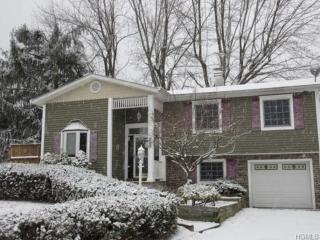 382 Lake Shore Dr, Monroe, NY 10950-1919