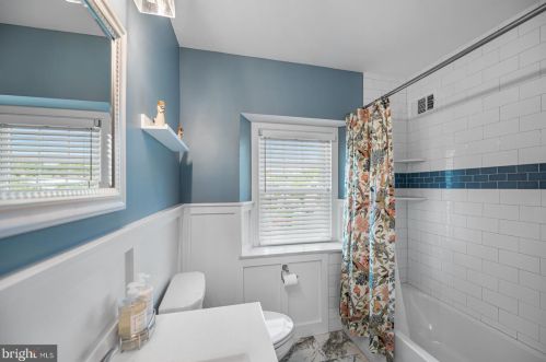 5 Lexington Ave, Pittsburgh PA 15215-3218 exterior