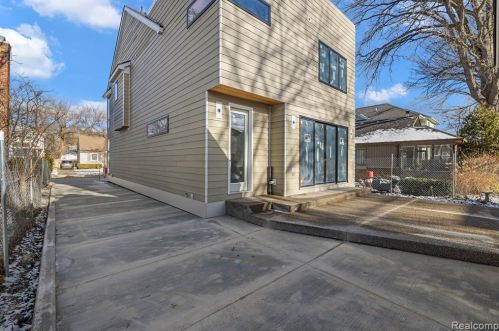 1852 Holland St, Bham MI 48009-6856 exterior