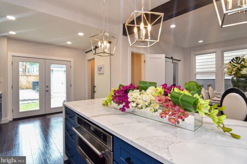 2911 17th St, Washington DC  20018-1825 exterior