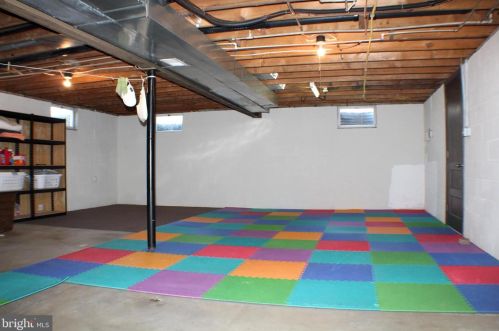 1037 Bollinger Rd, Littlestown PA 17340-9602 exterior