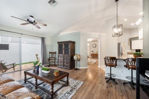 3166 Carriage Cir, Naples FL 34105-2700 exterior