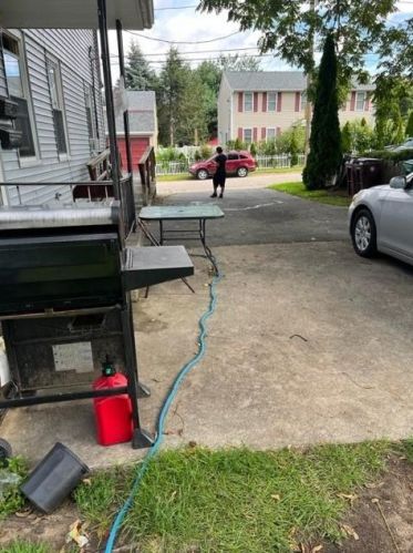 33 Gilbert St, Woonsocket RI 02895-6408 exterior