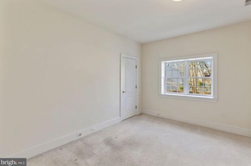 5802 Bent Twig Rd, Mc Lean VA 22101-1806 exterior