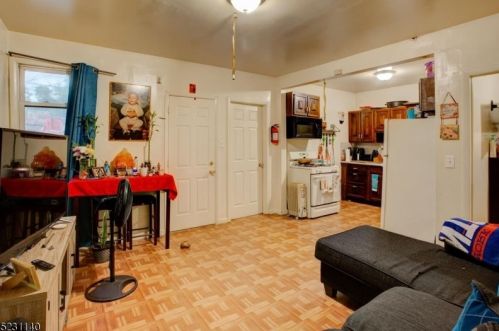 32 Butler St, Paterson NJ 07524-1926 exterior