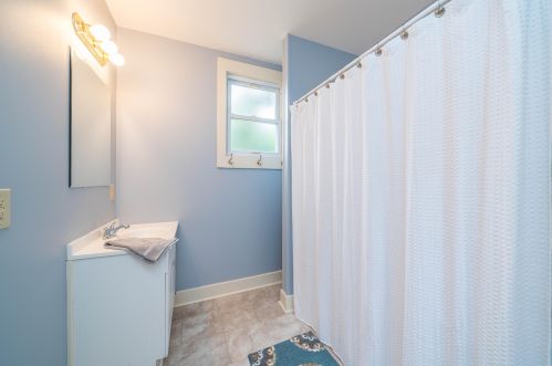 1020 Clinton Ave, Kalamazoo MI 49001-3881 exterior