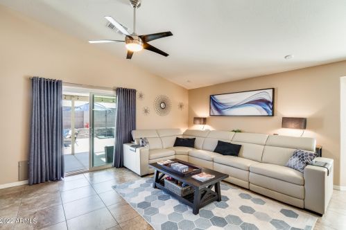 5623 27 Dr, Phoenix AZ 85053-1725 exterior