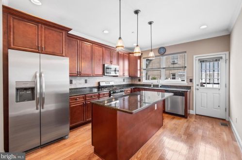 1505 Dickinson St, Philadelphia PA 19146-4830 exterior