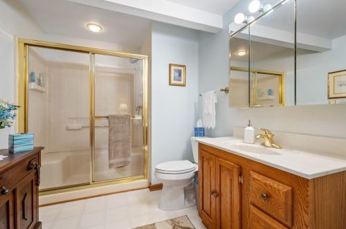 681 Carnival Dr, Pittsburgh PA 15239-2628 exterior