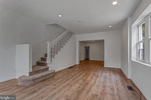 1108 7th St, Chester, PA 19013-3334