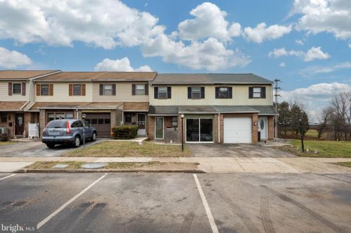 103 Orchard Ct, Limerick PA  19468-2925 exterior