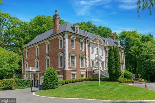 1015 Basil Rd, Mc Lean VA  22101-1819 exterior