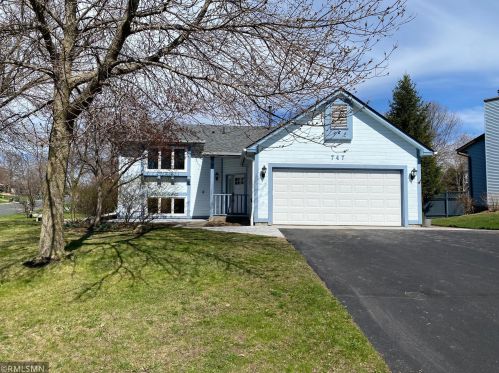 747 Caribou Ln, Saint Paul, MN 55123-3036