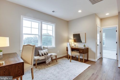 1978 Kirby Rd, Mc Lean VA 22101-5326 exterior