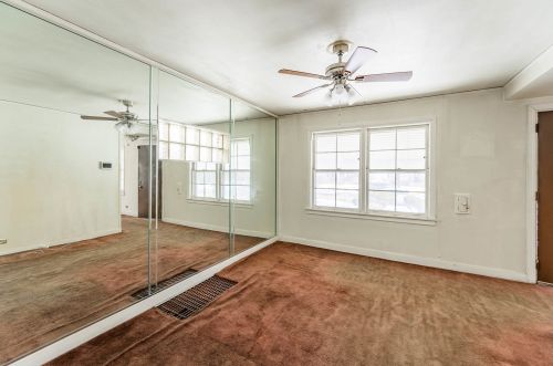 10130 Luella Ave, Chicago, IL 60617-5623