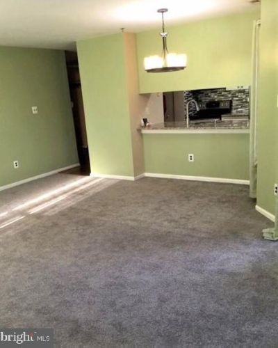 511 Ashton Ln, New Castle DE  19720-3960 exterior