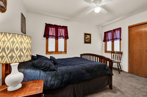 6944 61, Milwaukee WI 53223-5404 exterior