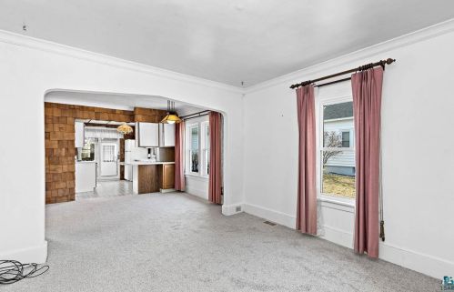 319 80 Ave, Duluth MN 55807-1733 exterior