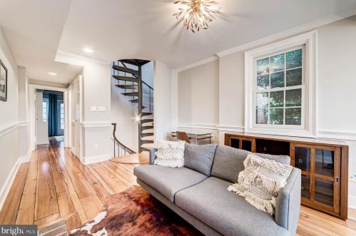 527 Wilkes St, Alexandria VA  22314-3723 exterior