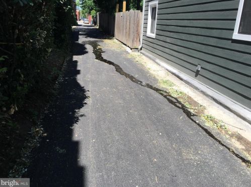 224 Patrick St, Alexandria VA  22314-2441 exterior