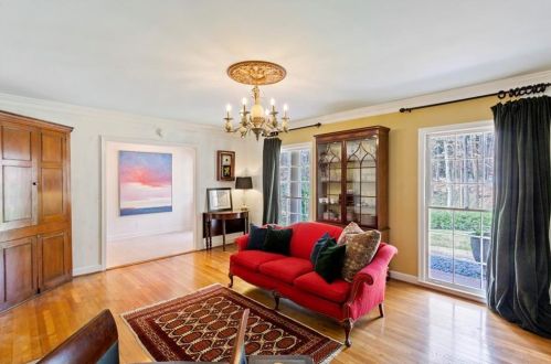 3611 Cloudland Dr, Atlanta GA 30327-2907 exterior