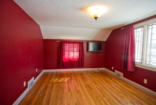 111 Laurel Rd, West Springfield MA 01089-3004 exterior