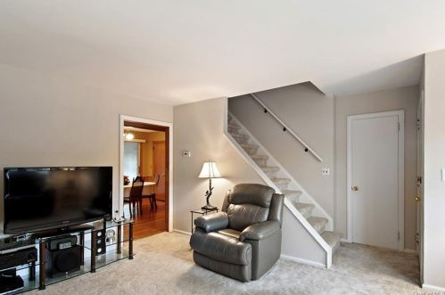 935 Lyman Ave, Peekskill NY 10566-1828 exterior