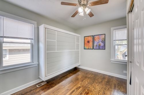 175 Pick Ave, Elmhurst IL 60126-3018 exterior