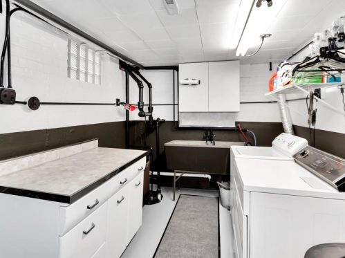 7921 Kostner Ave, Chicago IL 60652-3543 exterior