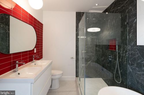 2833 Jackson St, Philadelphia PA  19145-2426 exterior