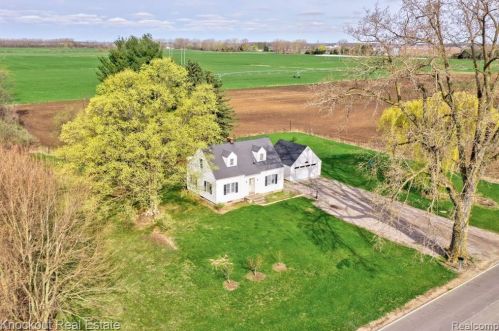 5450 Atkins Rd, Vassar MI 48768-9479 exterior