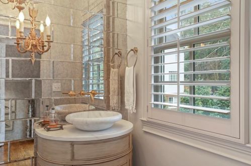 2817 Dover Rd, Atlanta GA 30327-1209 exterior