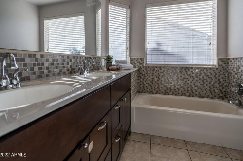 1150 Geronimo Pl, Chandler AZ 85224-7254 exterior