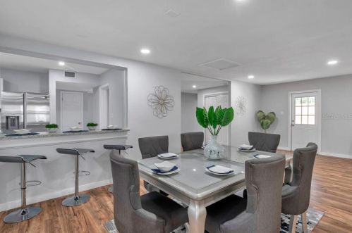 718 Riv Dr, Tampa FL 33617-7857 exterior