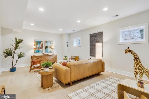 106 Geneva Ave, Silver Spring MD  20910-5105 exterior