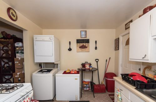 2304 Howden St, Meskegon MI 49444-1611 exterior