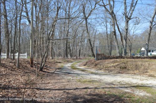 227 Jackson Pne Rd, Jackson Twp NJ 08527-2946 exterior