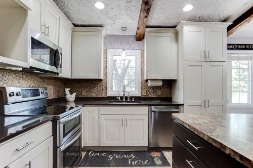 990 County Rd 92, Maple Plain MN 55359-9577 exterior