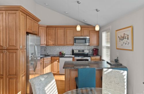 51 Murdock St, Huntington Station NY  11746-4345 exterior