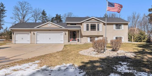 13101 Mcmullen Ln, Cedar Springs, MI 49319-9128