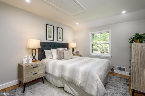 1209 Forestwood Dr, Mc Lean VA  22101-2603 exterior