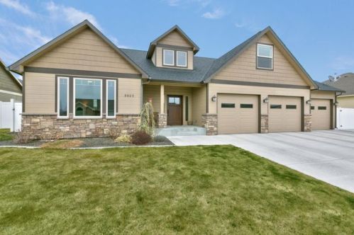 8603 Garden Ave, Yakima, WA 98908-8453