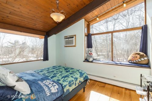 5504 Wonder Wood Dr, Bull Valley IL 60097-9083 exterior