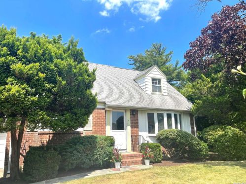 5 Balfour St, Valley Stream, NY 11580-1524