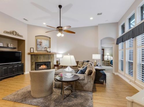 910 Gladewater Dr, Frisco TX 75033-7445 exterior