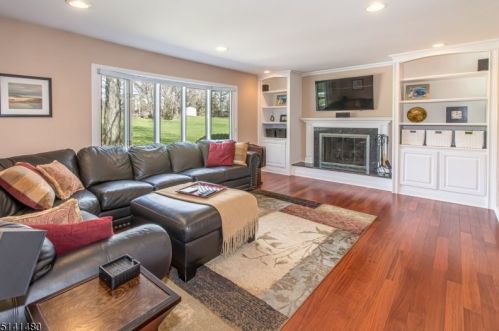 10 Greensview Dr, Scotch Plains NJ 07076-2708 exterior