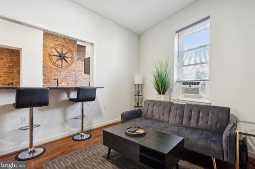 2115 Cumberland St, Philadelphia PA 19125-1718 exterior