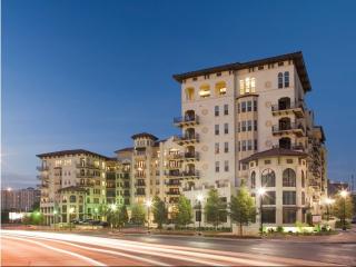 2650 Cedar Springs Rd, Dallas TX  75201-1495 exterior